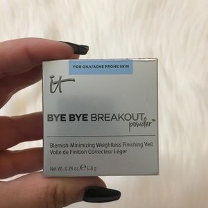 IT Cosmetics Bye Bye Breakout Powder